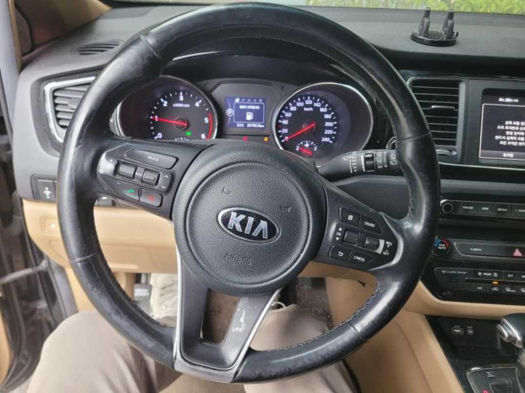 KIA Carnival 2017 Negro - Importación desde Corea - HF Imports Iquique - Foto 13