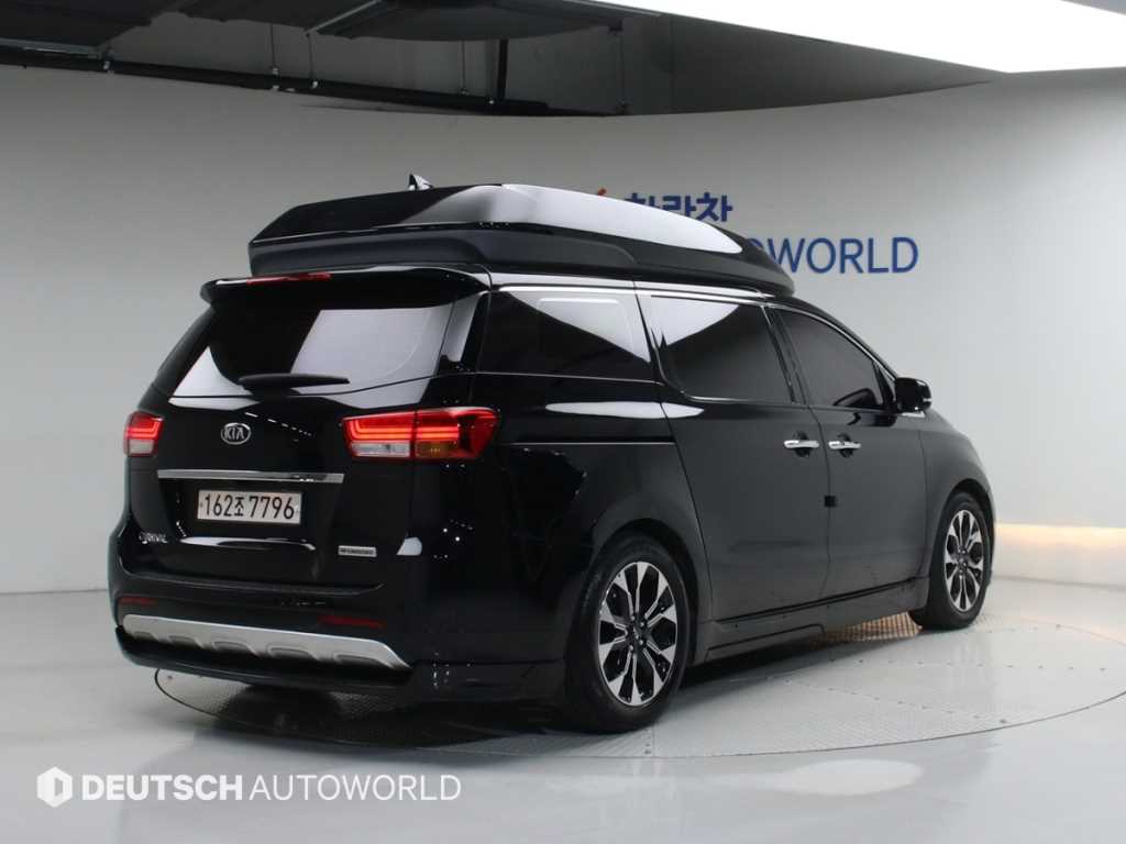 KIA Carnival - Vista 2