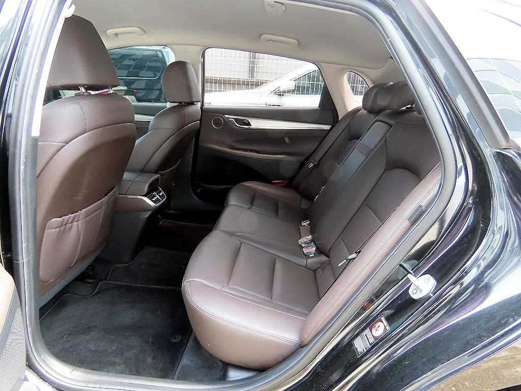 HYUNDAI Grandeur - Vista 6