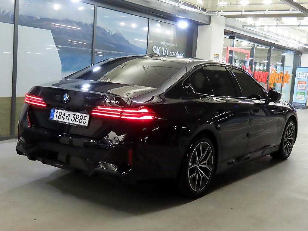 BMW 5 Series - Vista 4