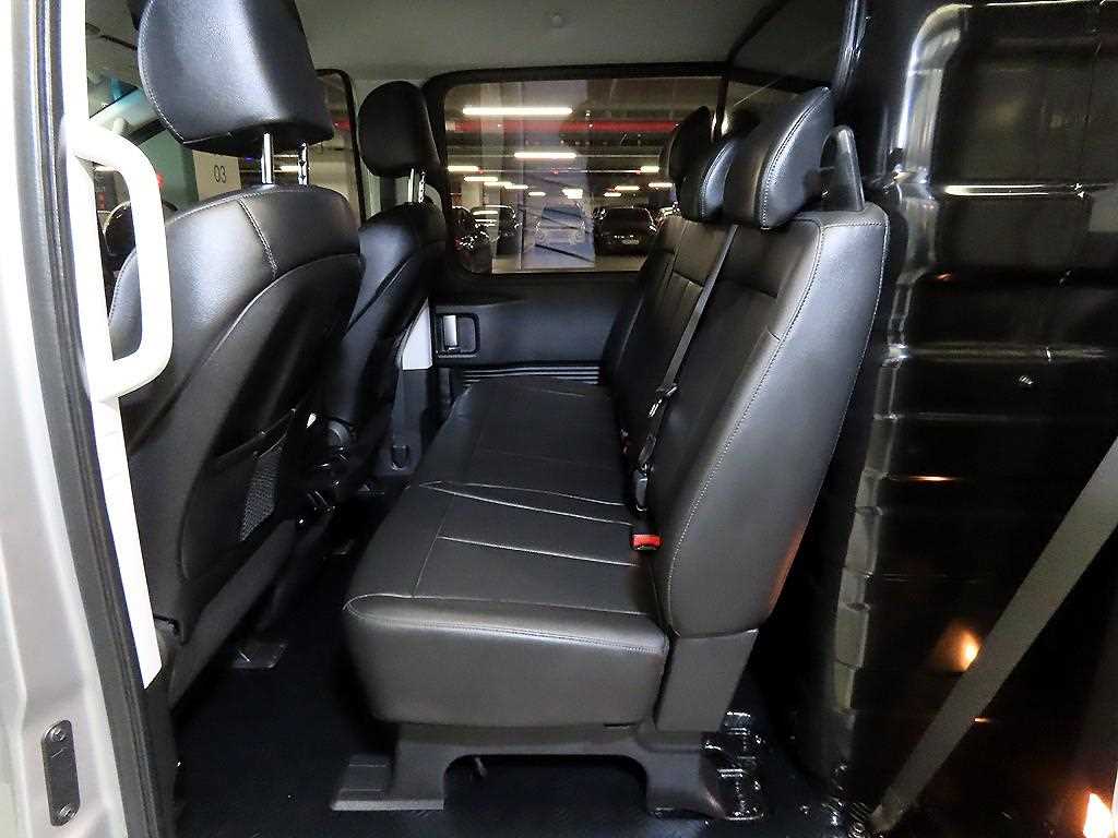 HYUNDAI Staria - Vista 7