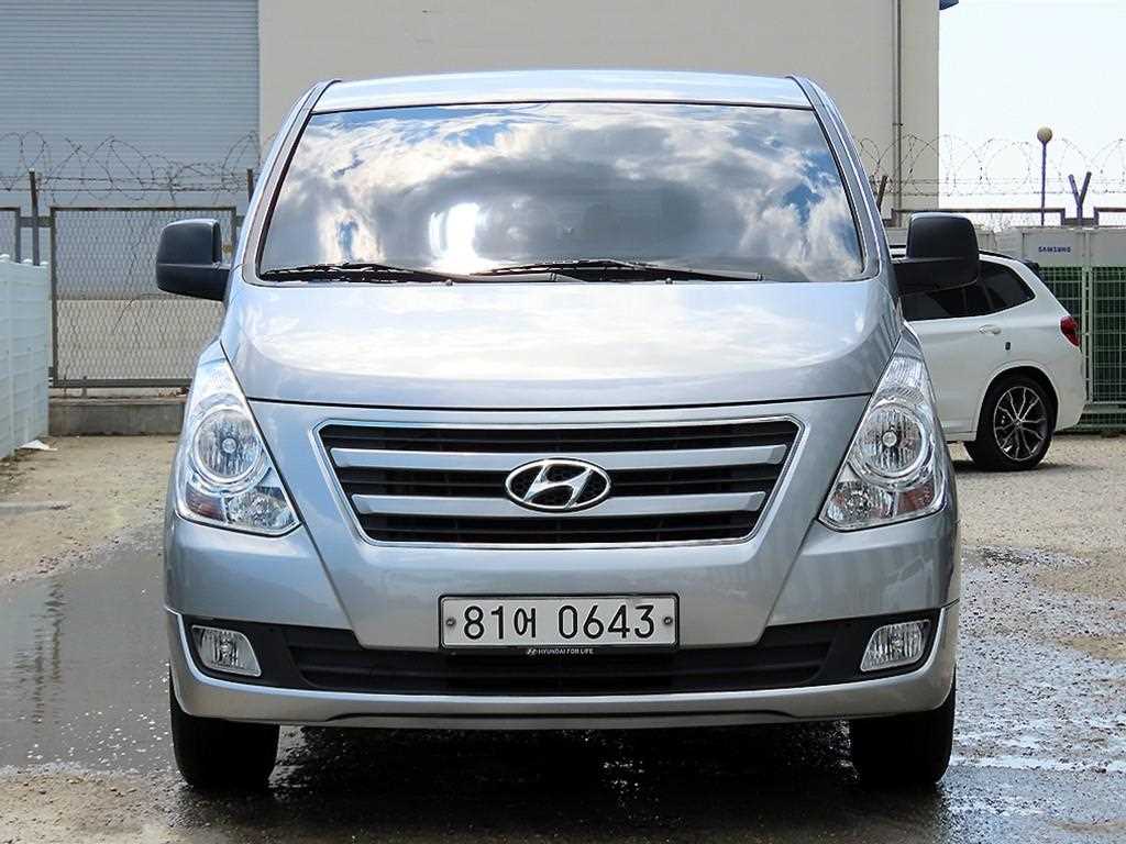 HYUNDAI Starex - Vista 2