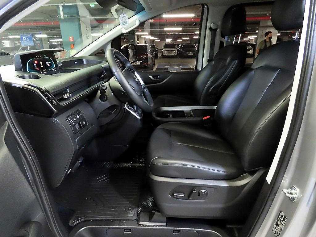 HYUNDAI Staria - Vista 6