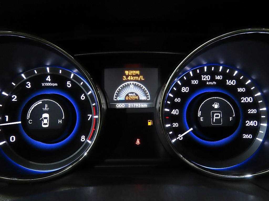 HYUNDAI Sonata - Vista 9