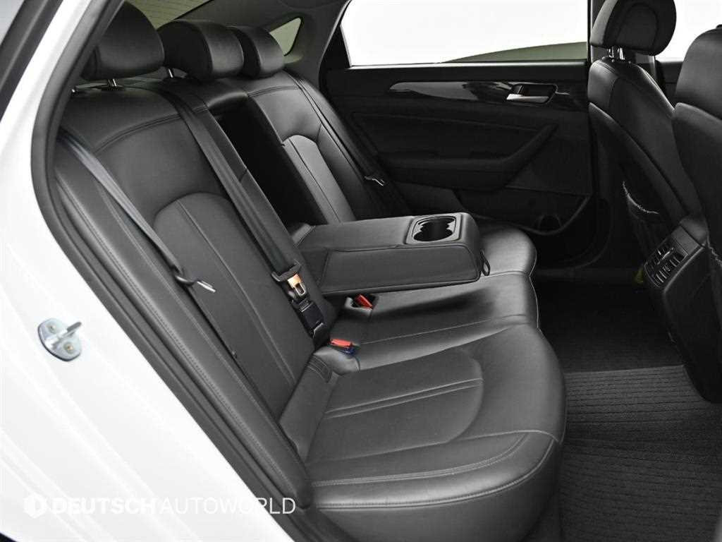 HYUNDAI Sonata - Vista 12