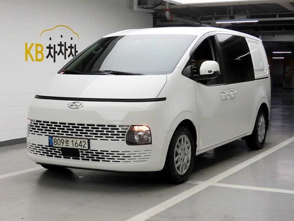 HYUNDAI Staria - Vista 2