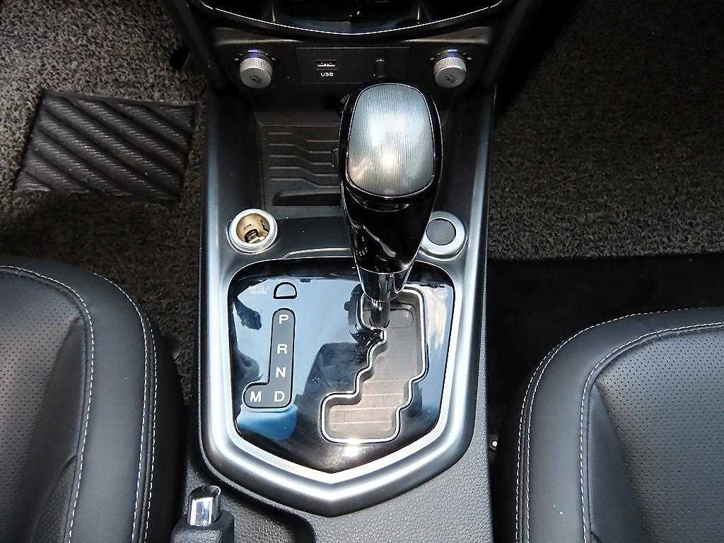 Ssangyong Tivoli - Vista 10