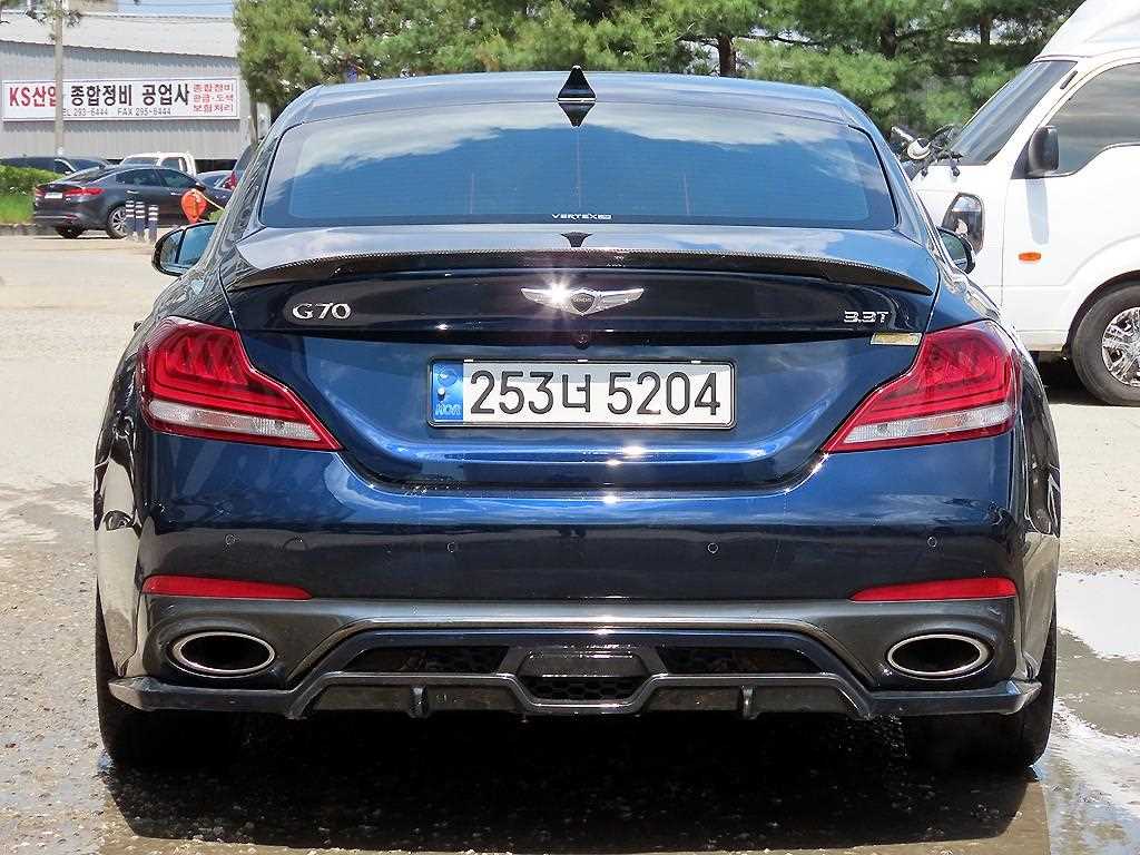 Genesis G70 - Vista 5