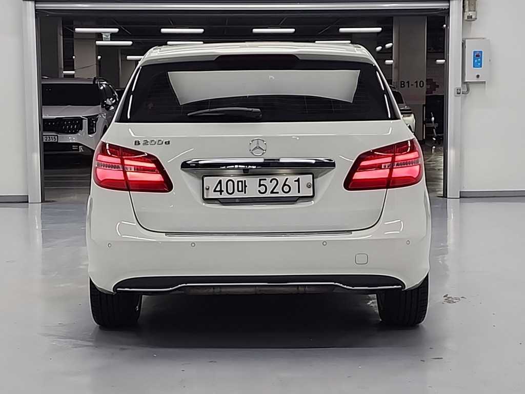 Mercedes Benz B Class (MY B) - Vista 3