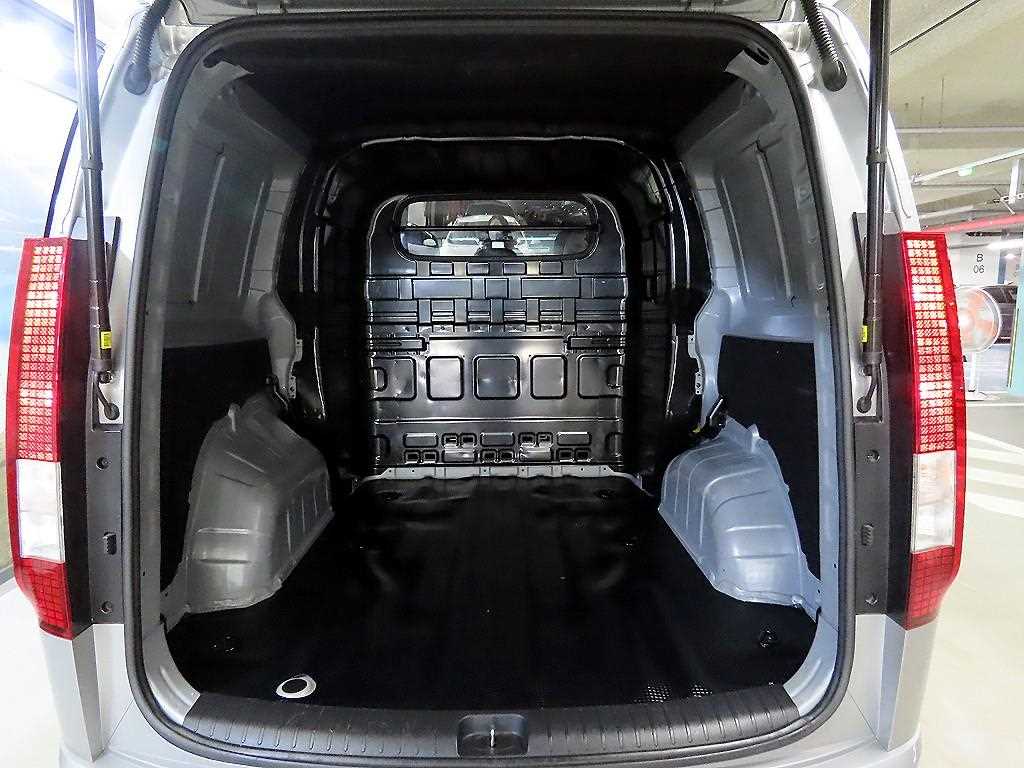 HYUNDAI Staria 2025 Plateado - Importación desde Corea - HF Imports Iquique - Foto 17
