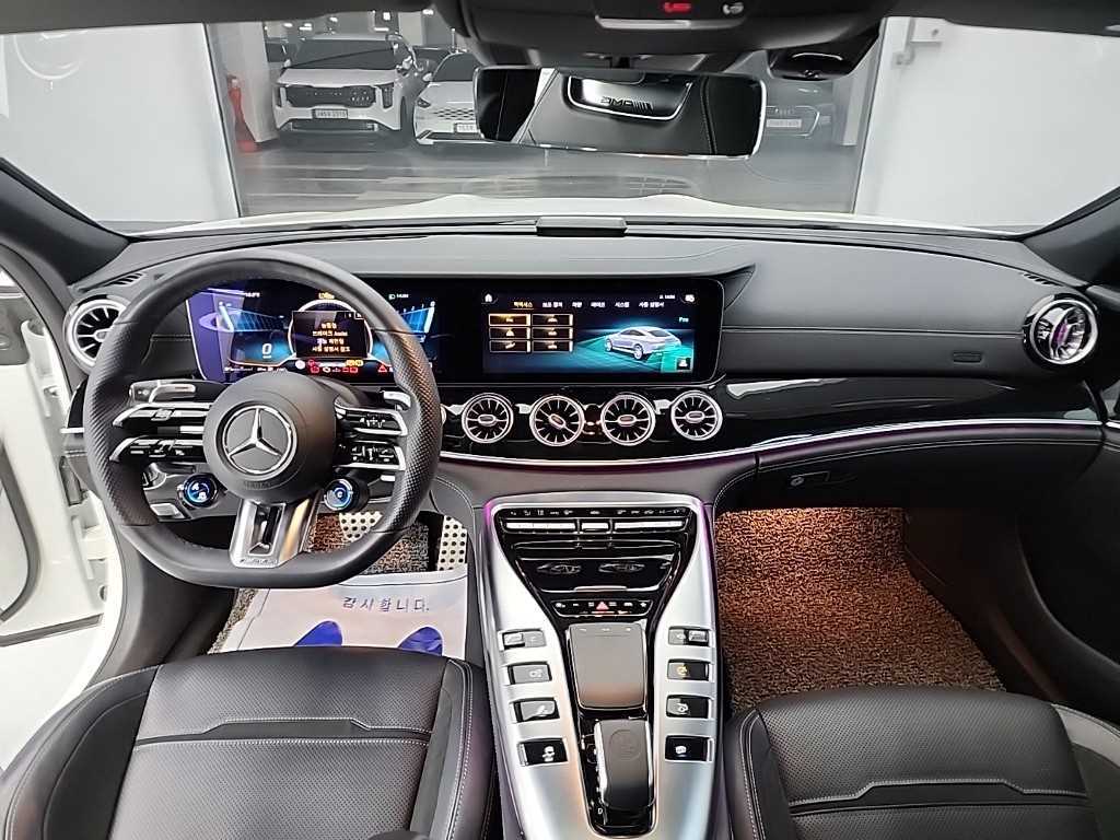 Mercedes Benz AMG GT - Vista 7