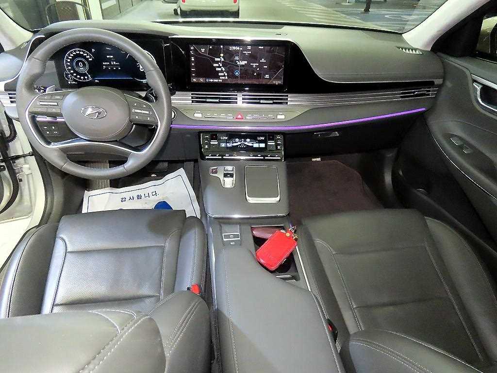 HYUNDAI Grandeur - Vista 10