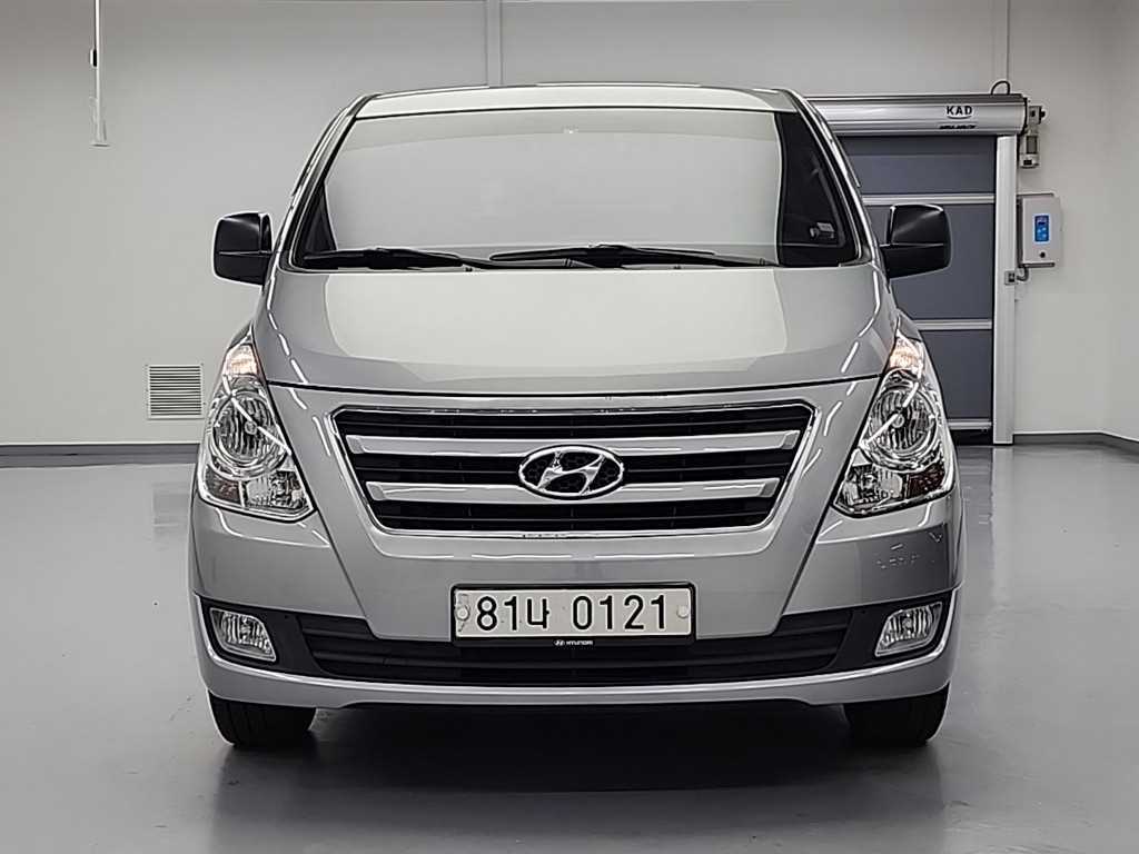HYUNDAI Starex - Vista 2