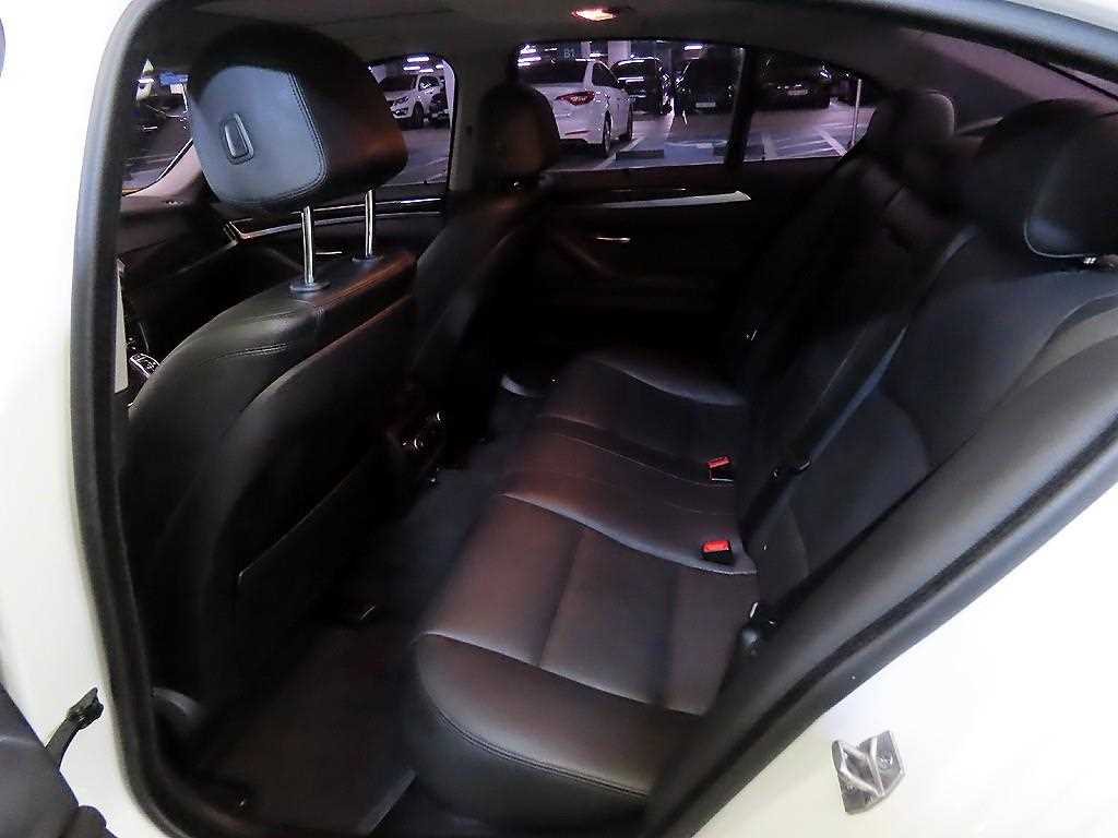 BMW 5 Series - Vista 7