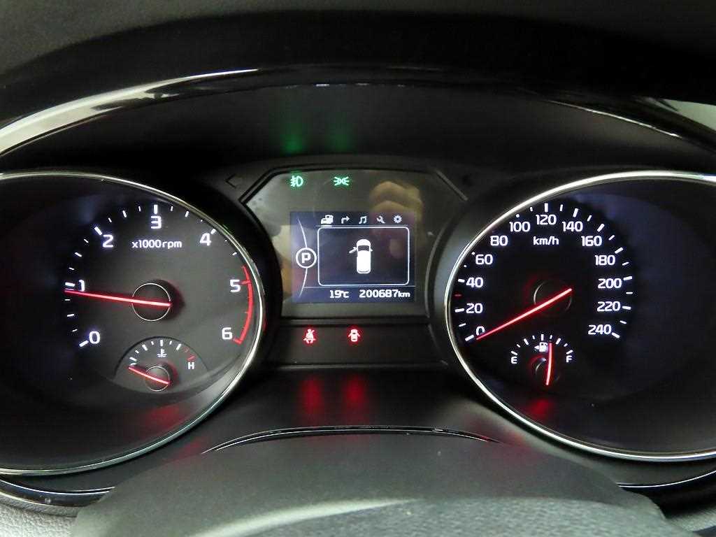 KIA Carnival - Vista 6