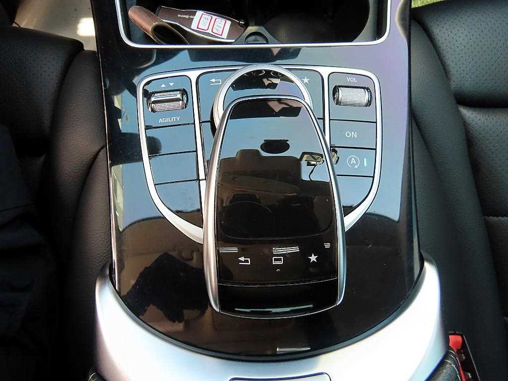 Mercedes Benz C Class 2015 Blanco - Importación desde Corea - HF Imports Iquique - Foto 13