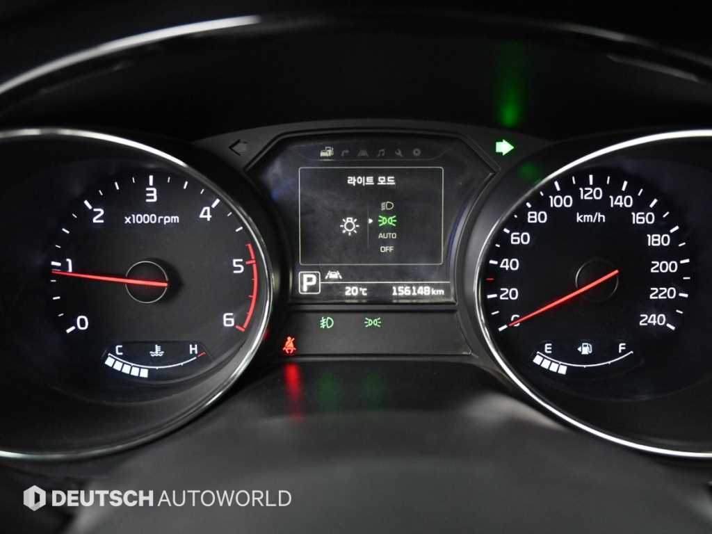 KIA Carnival - Vista 8