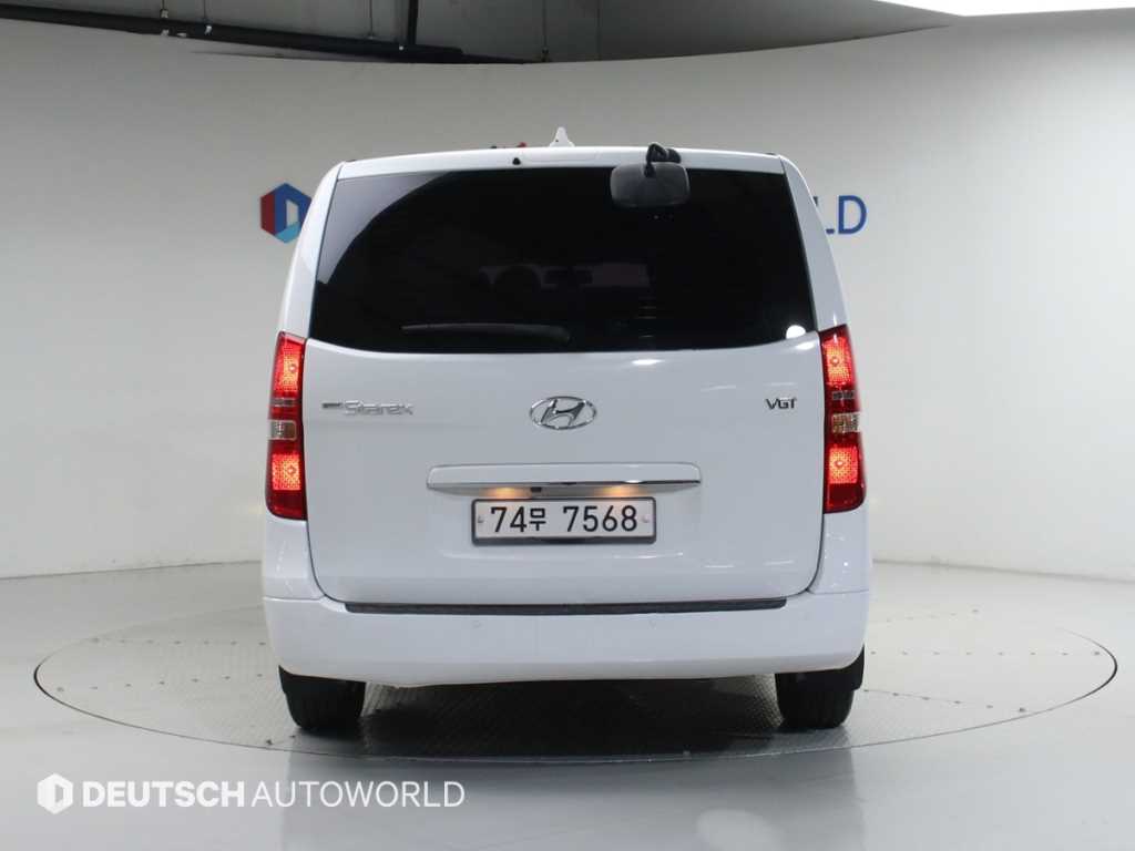 HYUNDAI Starex - Vista 4