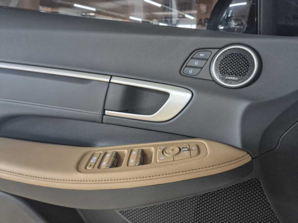 HYUNDAI Sonata - Vista 9