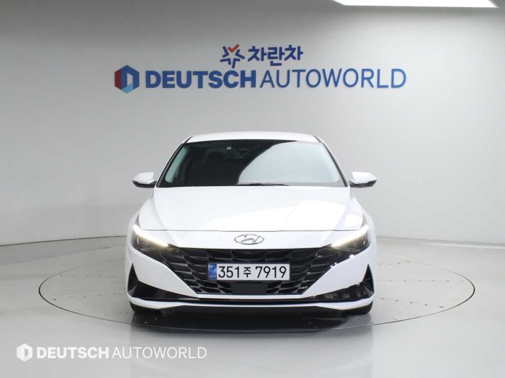 HYUNDAI Avante - Vista 3