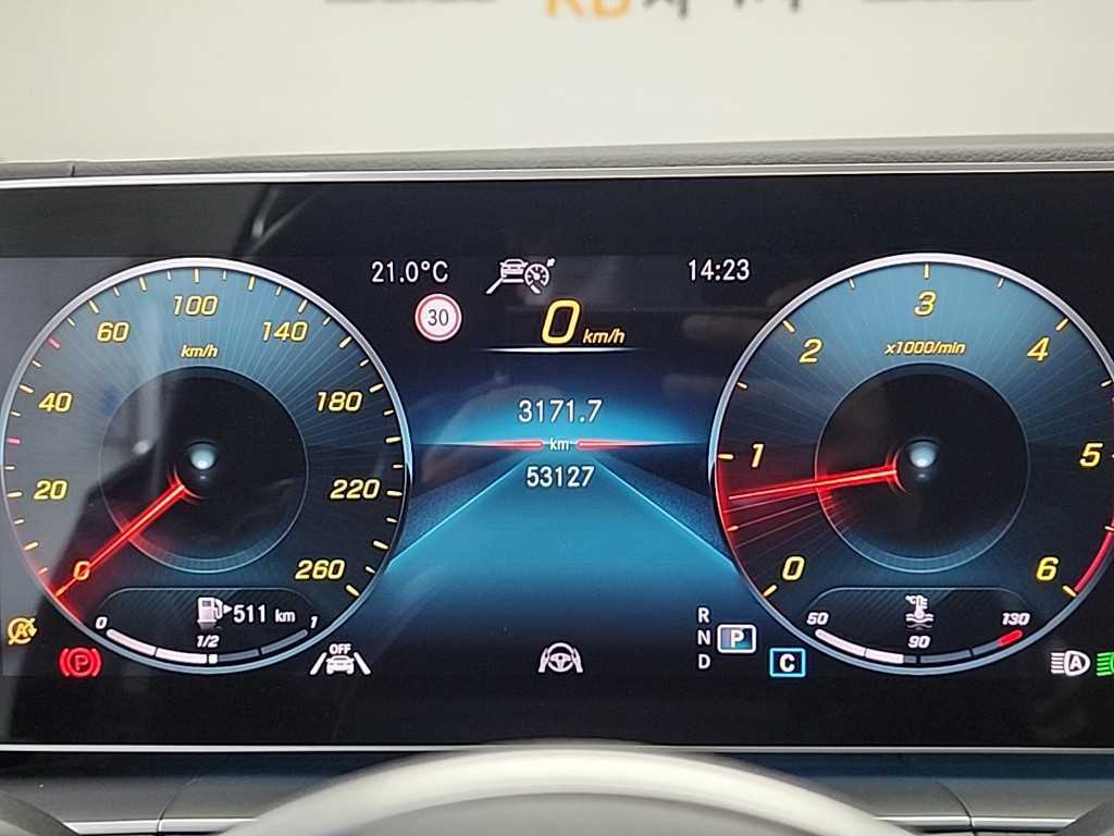 Mercedes Benz GLE Class - Vista 6