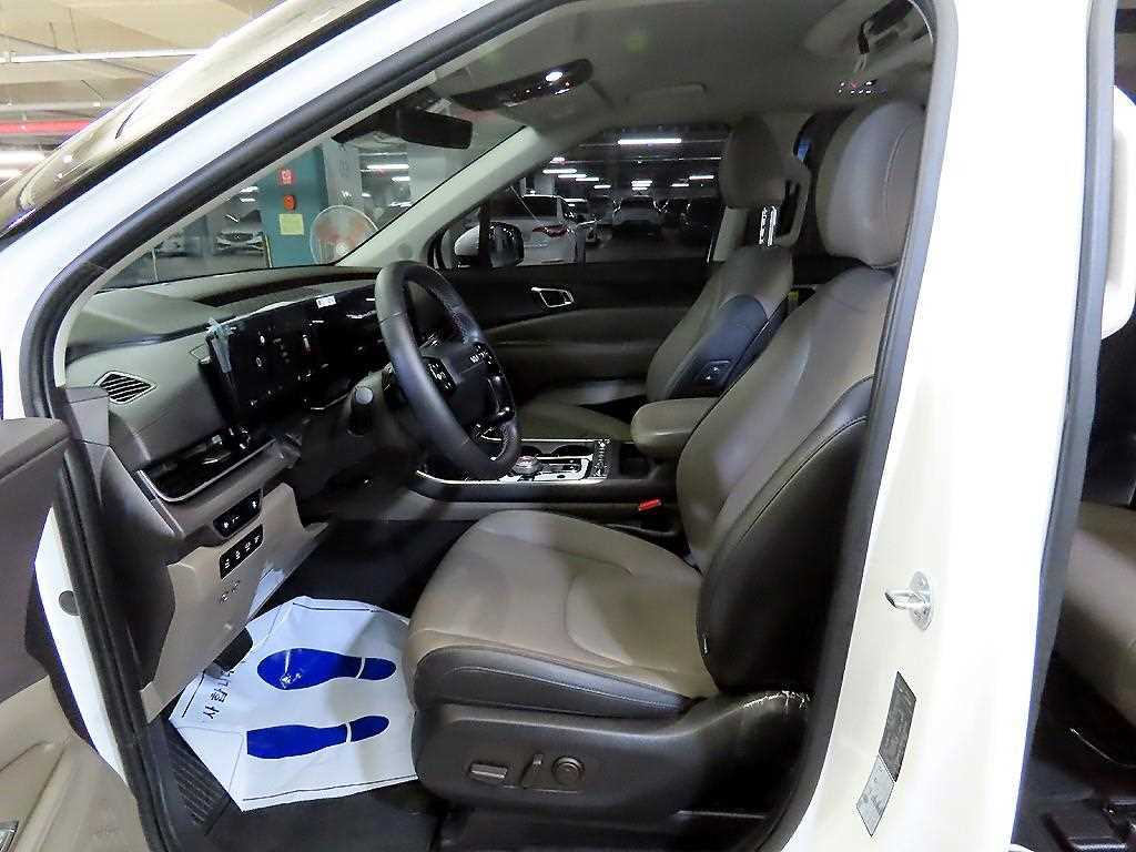 KIA Carnival - Vista 6