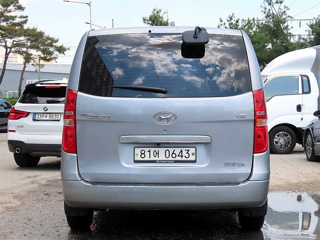 HYUNDAI Starex - Vista 4