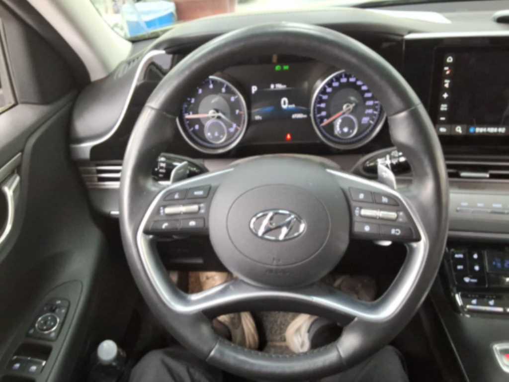 HYUNDAI Grandeur - Vista 3