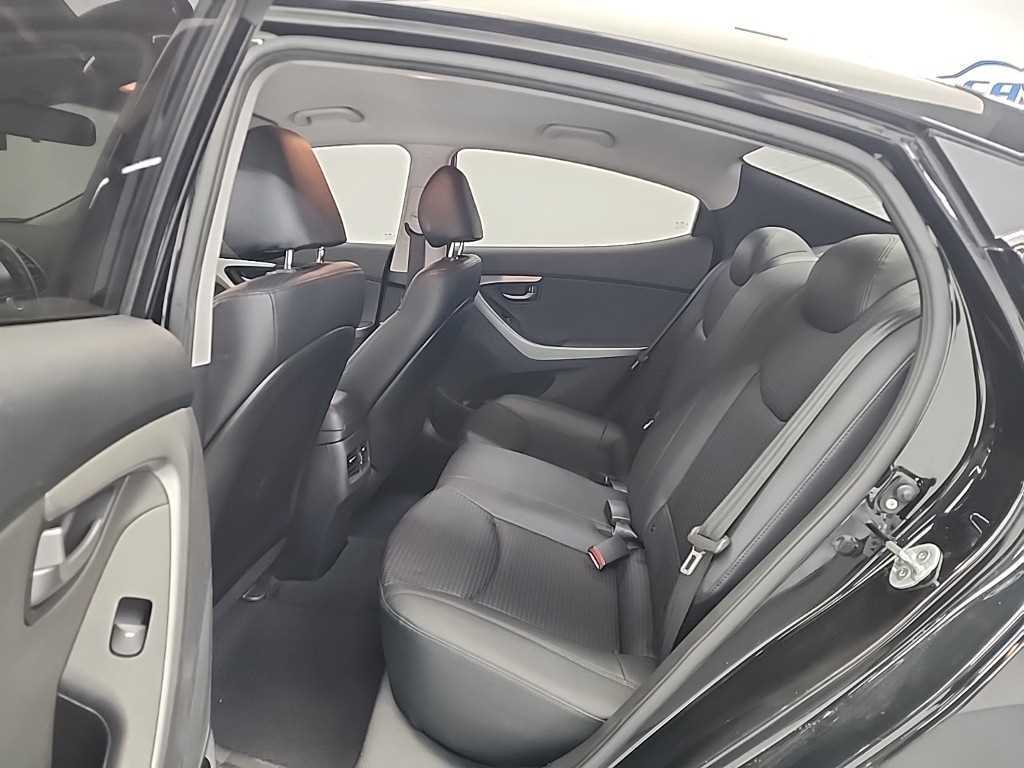 HYUNDAI Avante - Vista 12