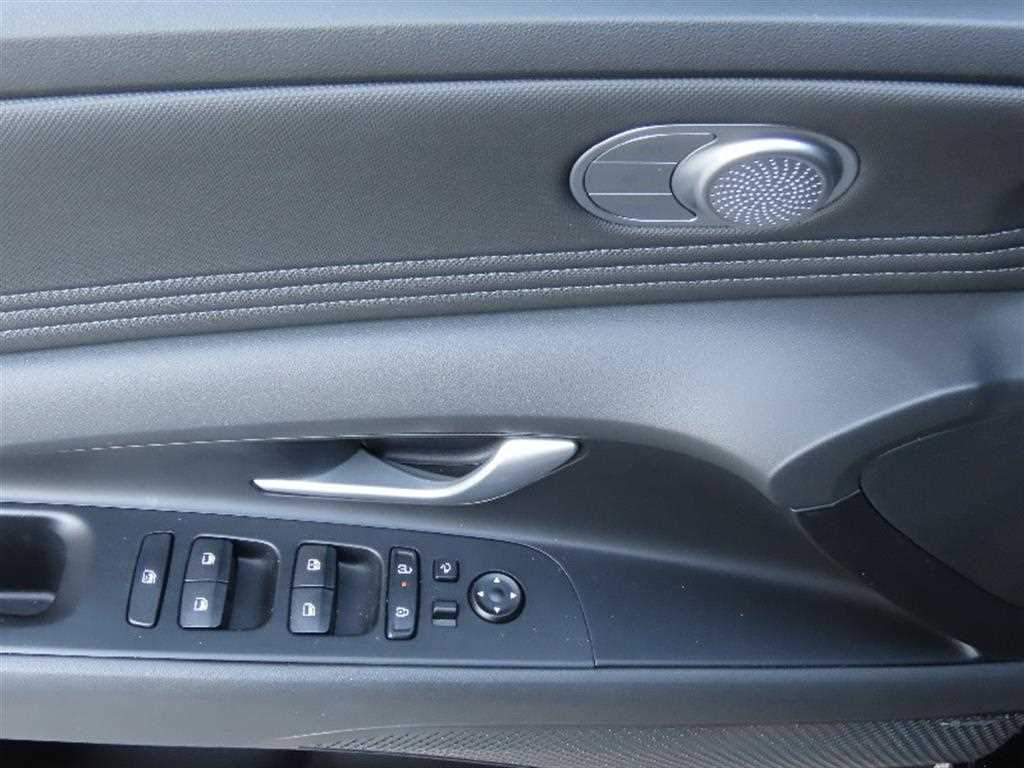 HYUNDAI Avante - Vista 12