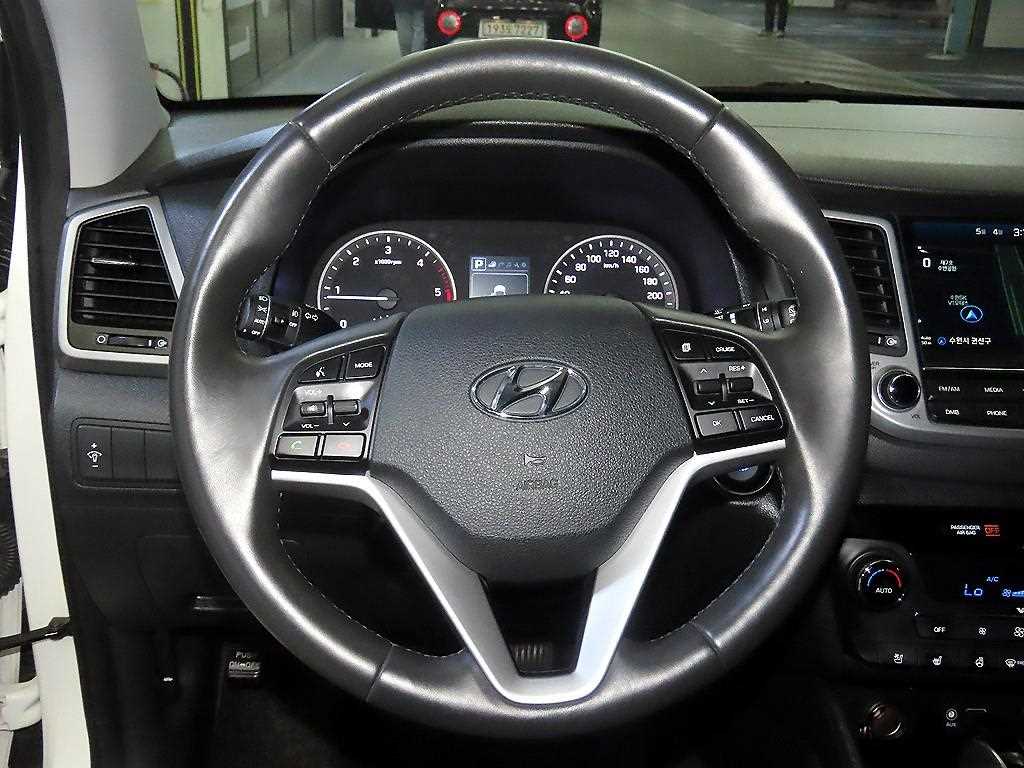 HYUNDAI Tucson - Vista 8