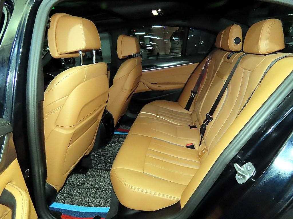 BMW 5 Series - Vista 7
