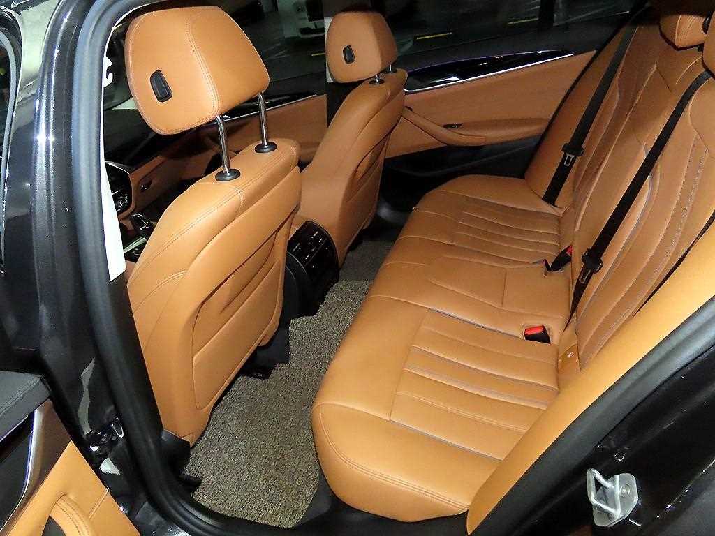 BMW 5 Series - Vista 7