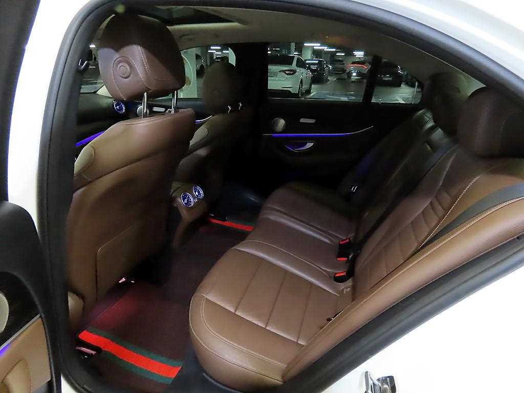 Mercedes Benz E class - Vista 7