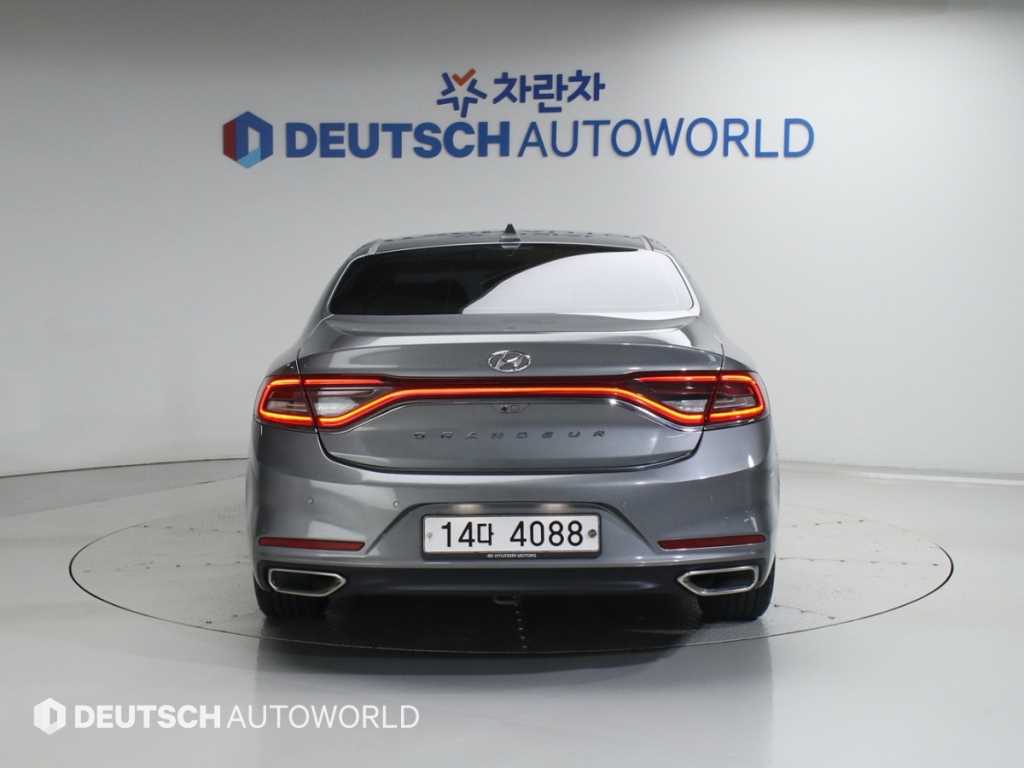 HYUNDAI Grandeur - Vista 4