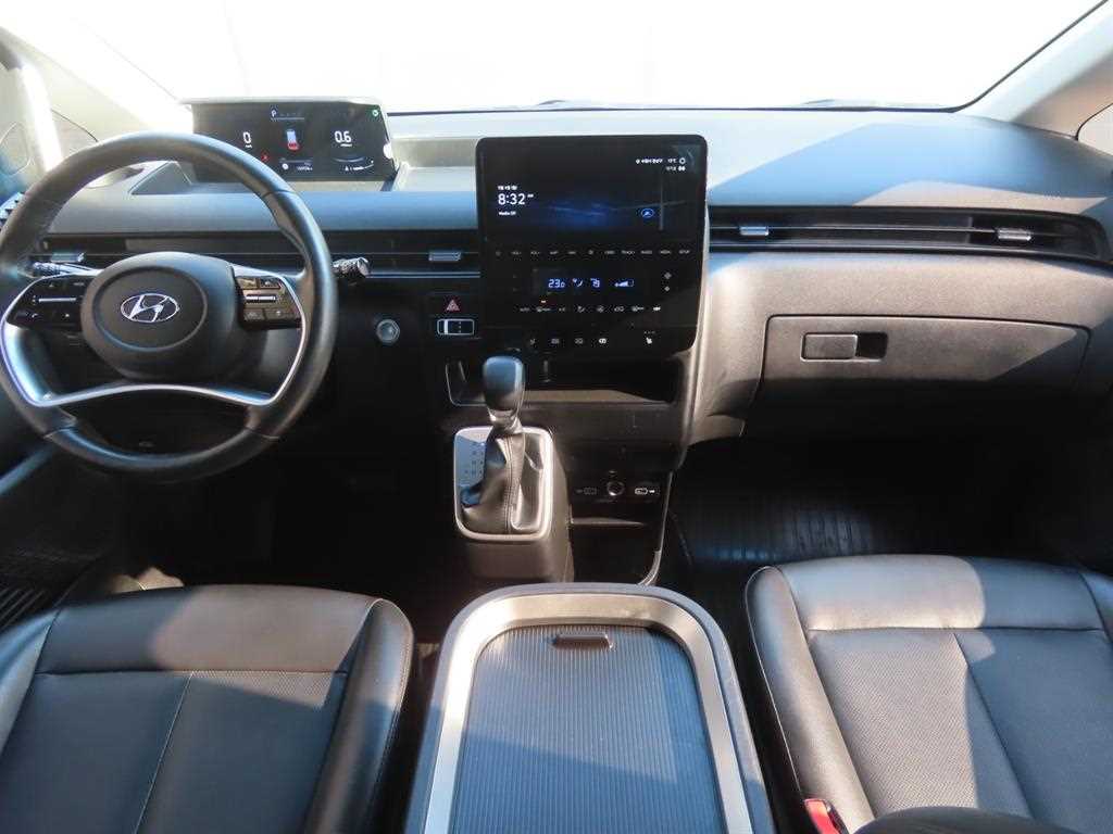 HYUNDAI Staria - Vista 8
