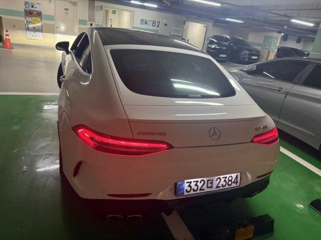 Mercedes Benz AMG GT - Vista 3