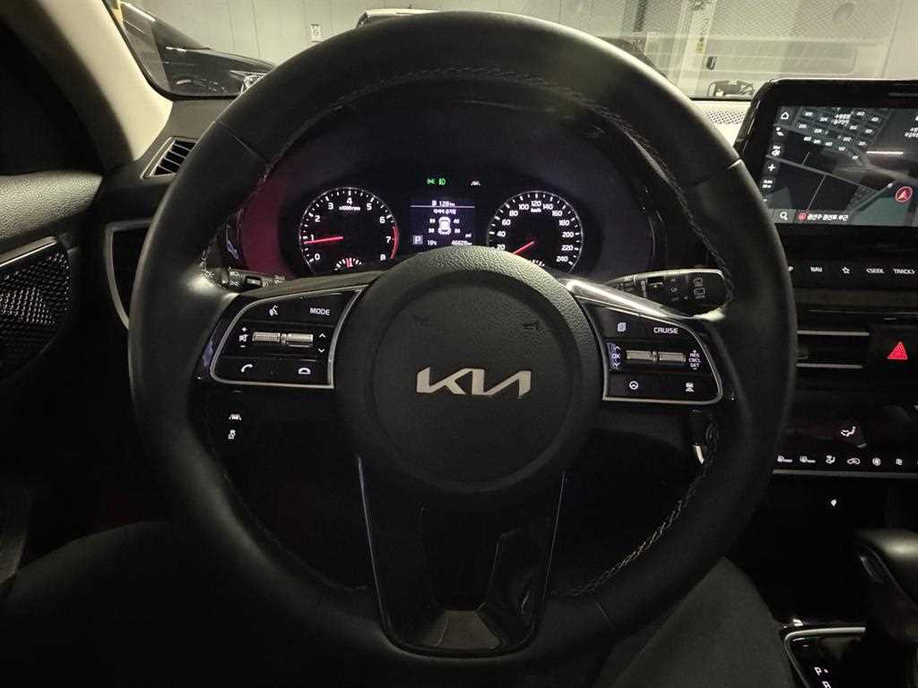 KIA Seltos - Vista 8