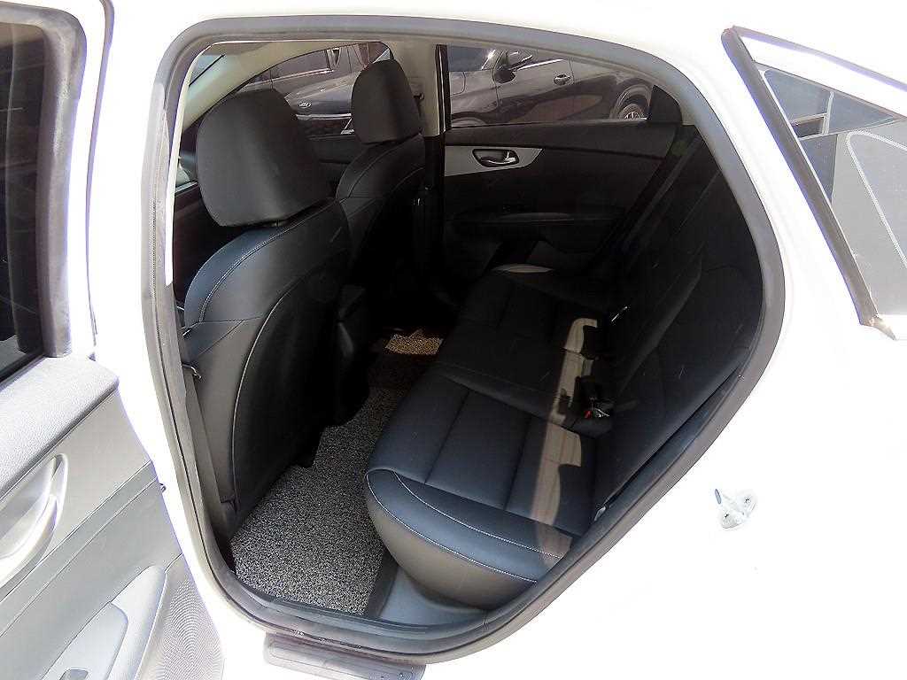 KIA K3 - Vista 6