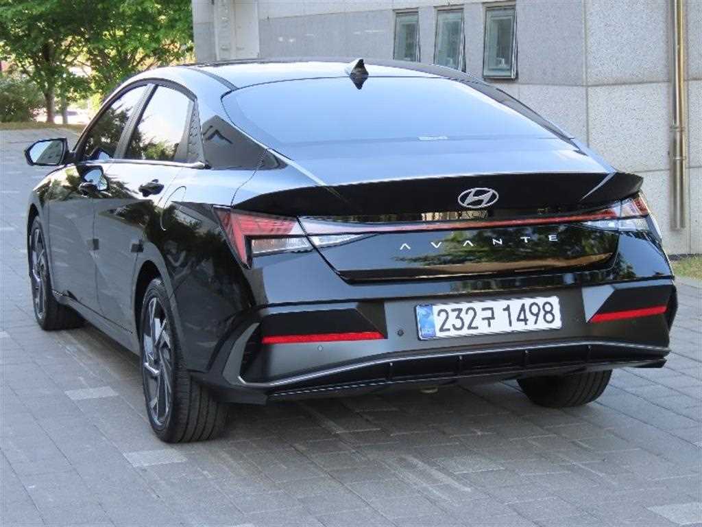 HYUNDAI Avante - Vista 4