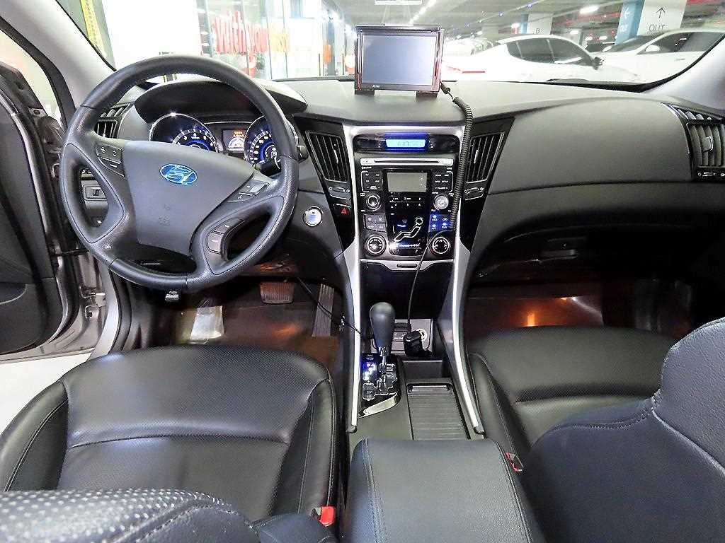 HYUNDAI Sonata - Vista 10