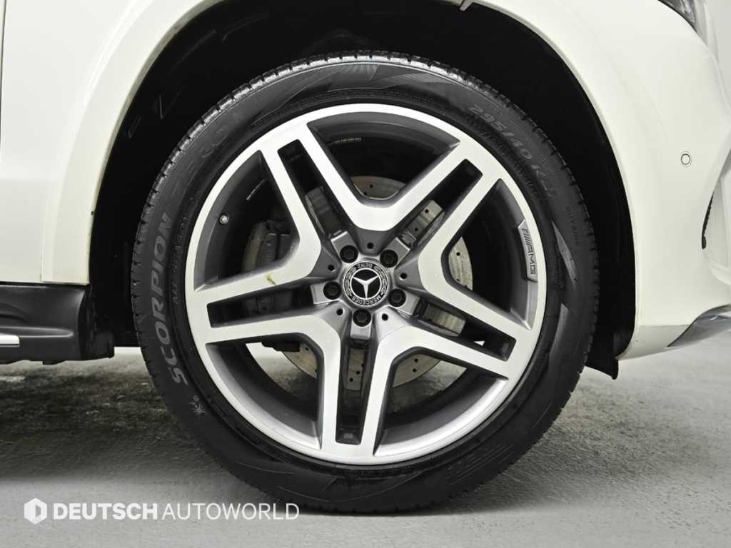 Mercedes Benz GLS Class - Vista 5