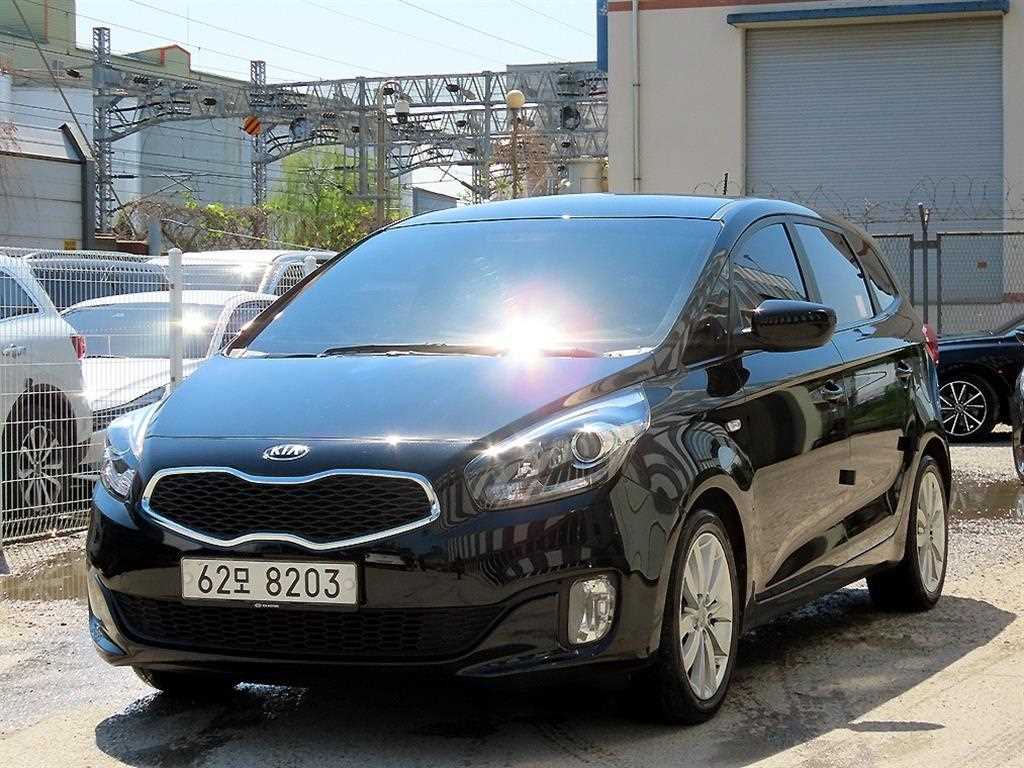 KIA Carens - Vista 2