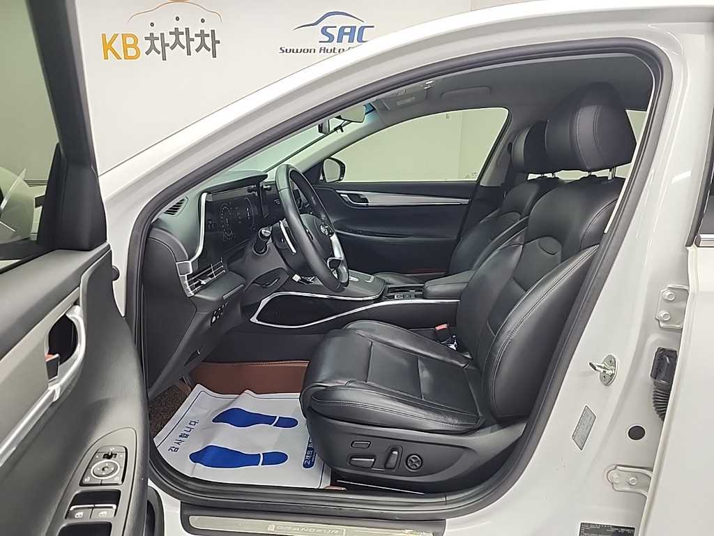 HYUNDAI Grandeur - Vista 11