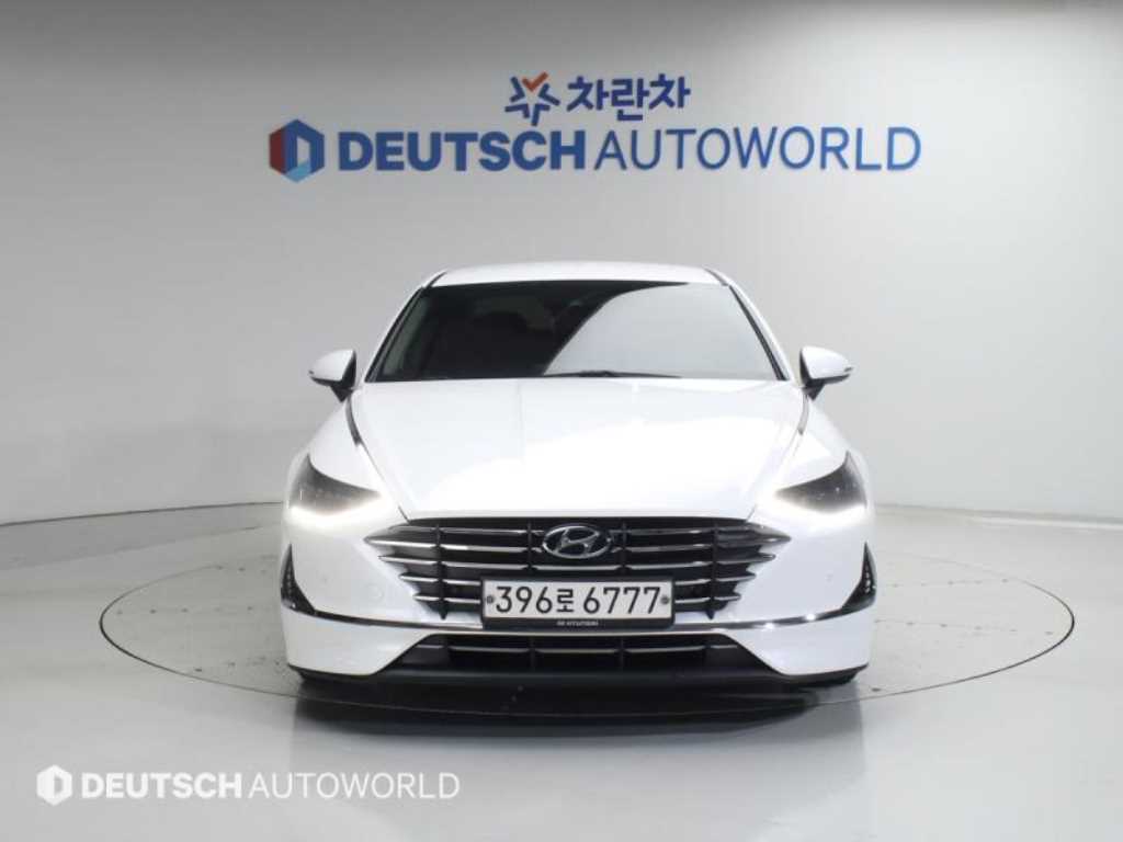 HYUNDAI Sonata - Vista 3