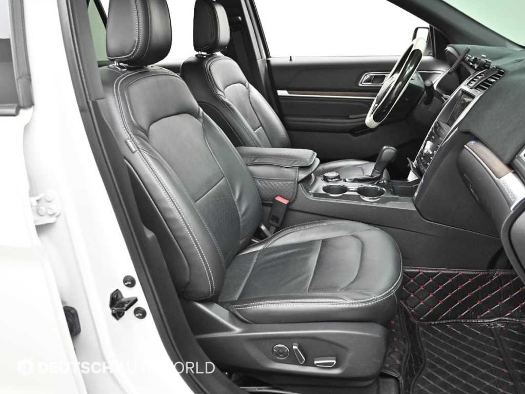 Ford Explorer - Vista 10