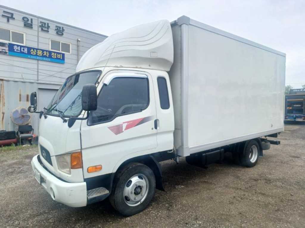 medium and large cargo truck 2006 Blanco - Importación desde Corea - HF Imports Iquique - Foto 1