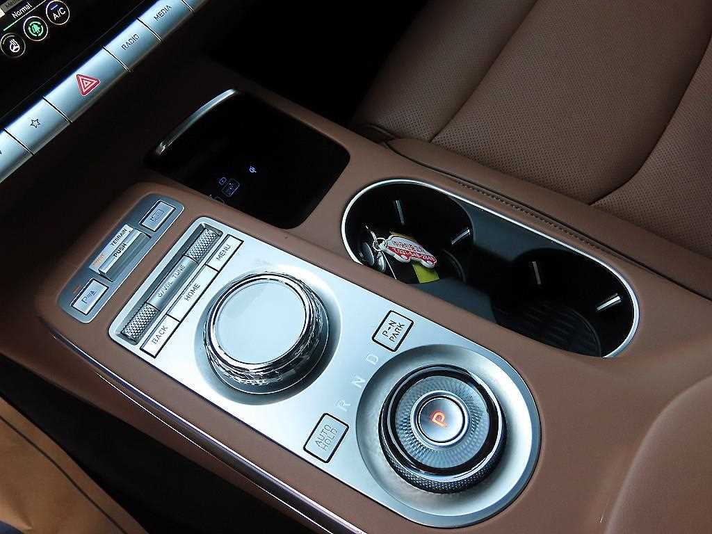 Genesis GV70 - Vista 10