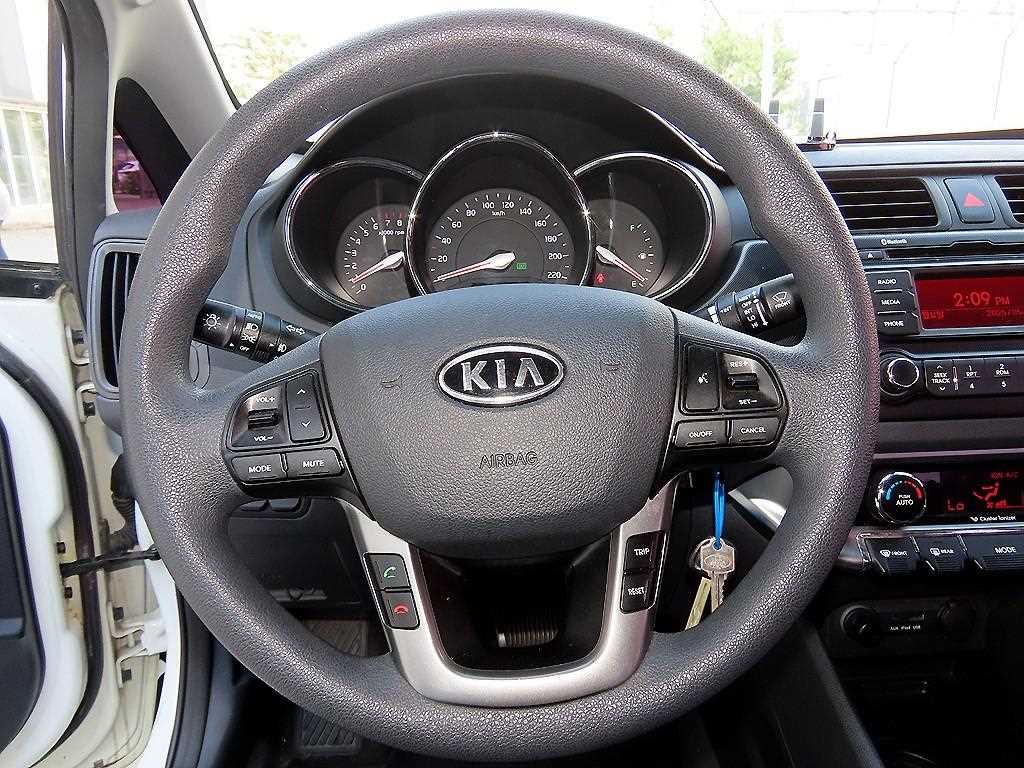 KIA Pride - Vista 8
