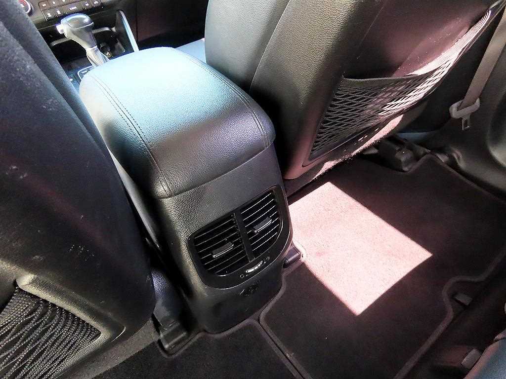 KIA Carens 2014 Negro - Importación desde Corea - HF Imports Iquique - Foto 17